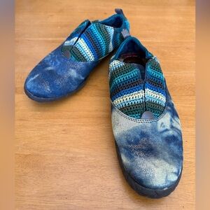 The Sak Women's Blue Multicolor Slip-On Sneakers